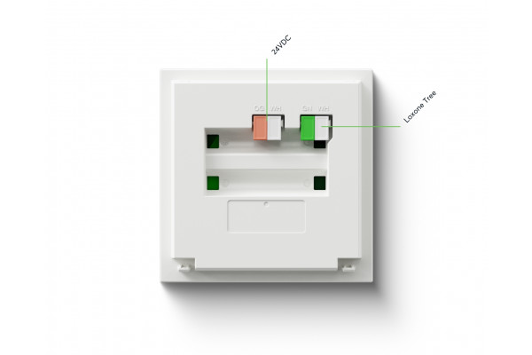 Loxone NFC Code Touch Tree Samtweiß neben der Eingangstür montiert
